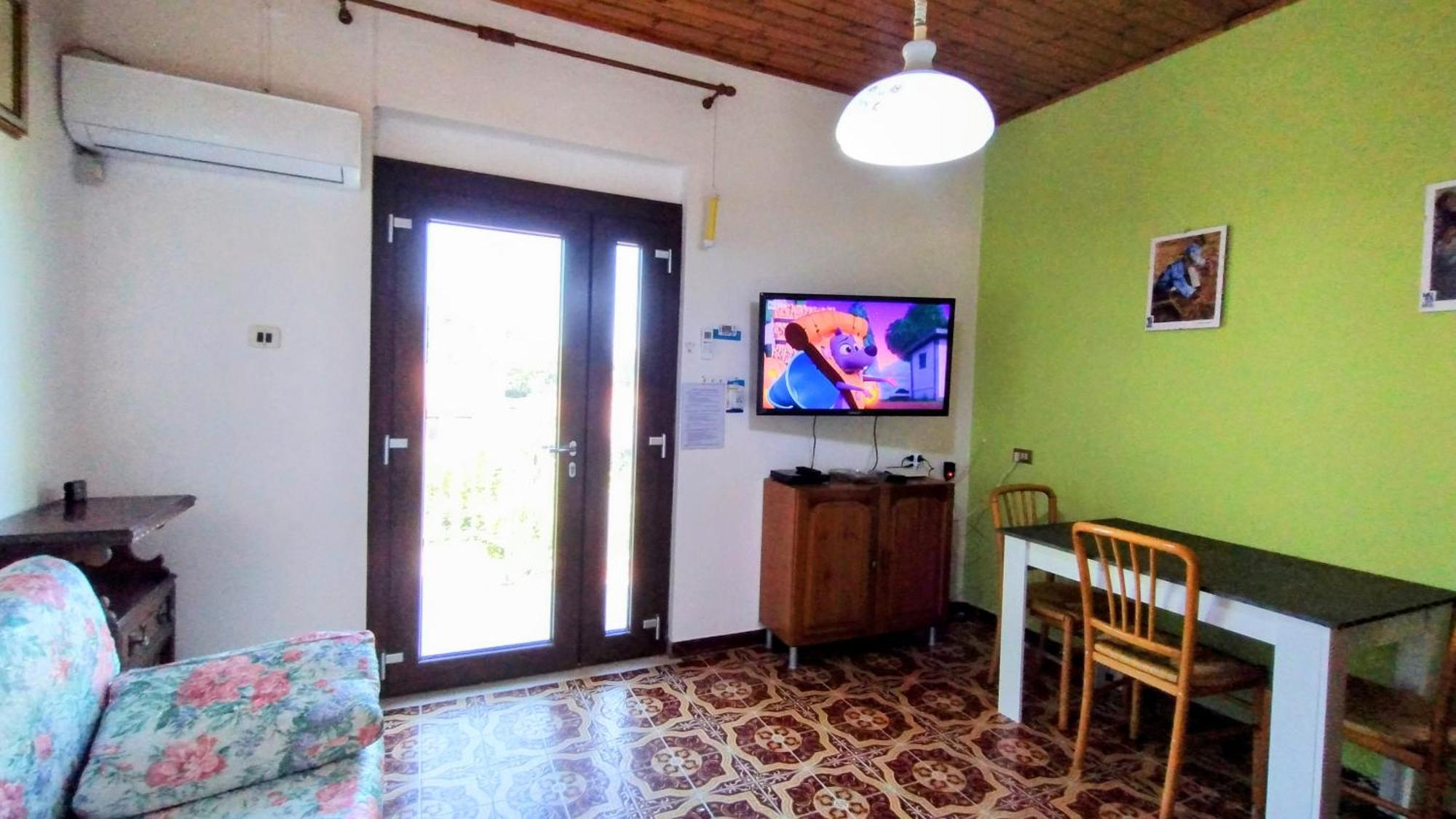 Casa Vacanze "Villa Severina" Iun R6166 R6692 카르보니아 외부 사진
